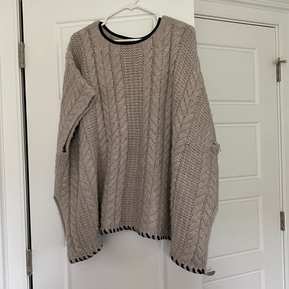 Club Monaco Chunky Knit Poncho Size XS/S